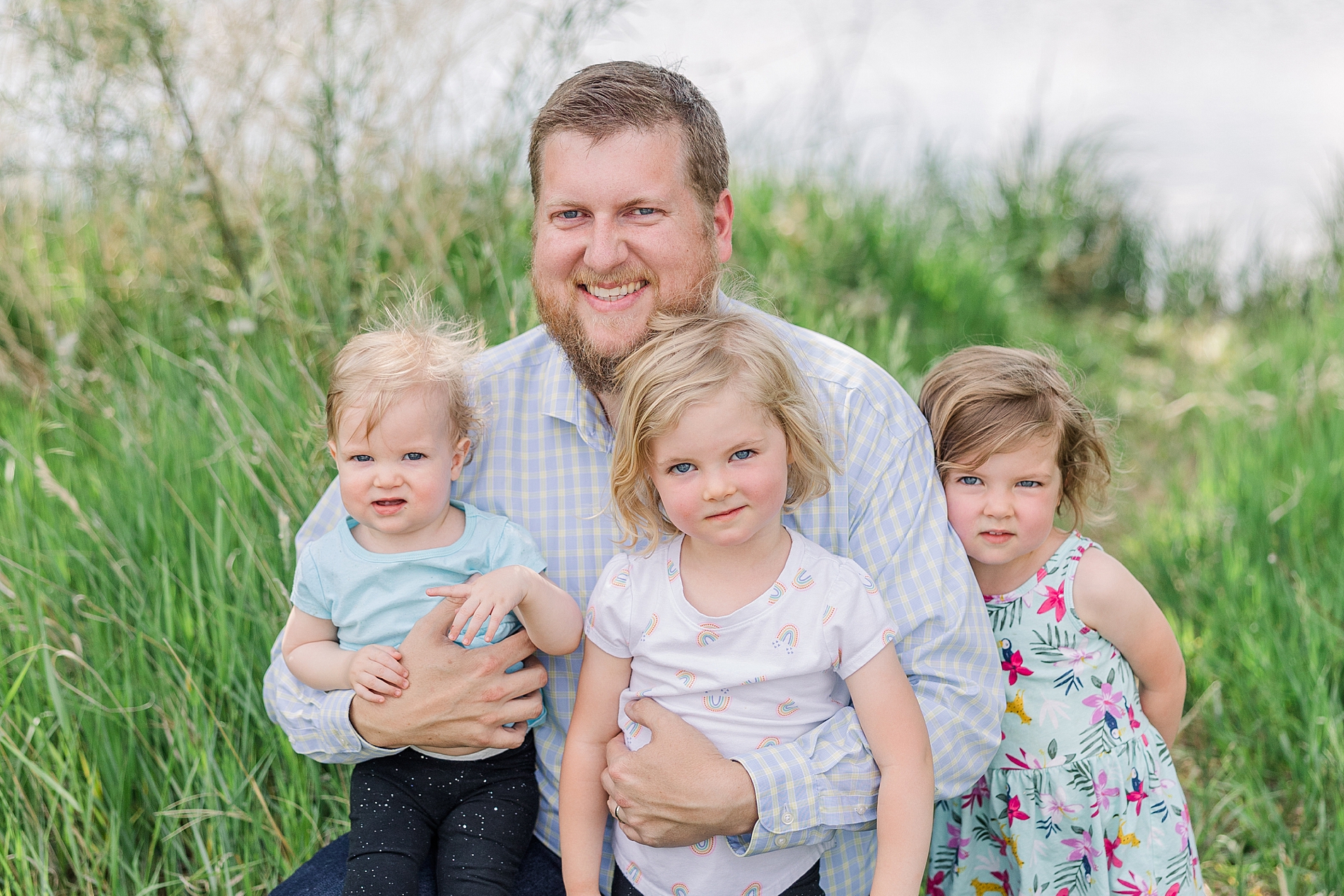 dad with his 3 kids in Longmont CO father's day mini session
