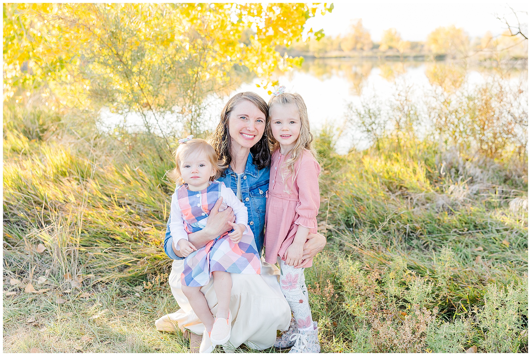 Mom and her two daughters at Golden Ponds Fall Mini sessions