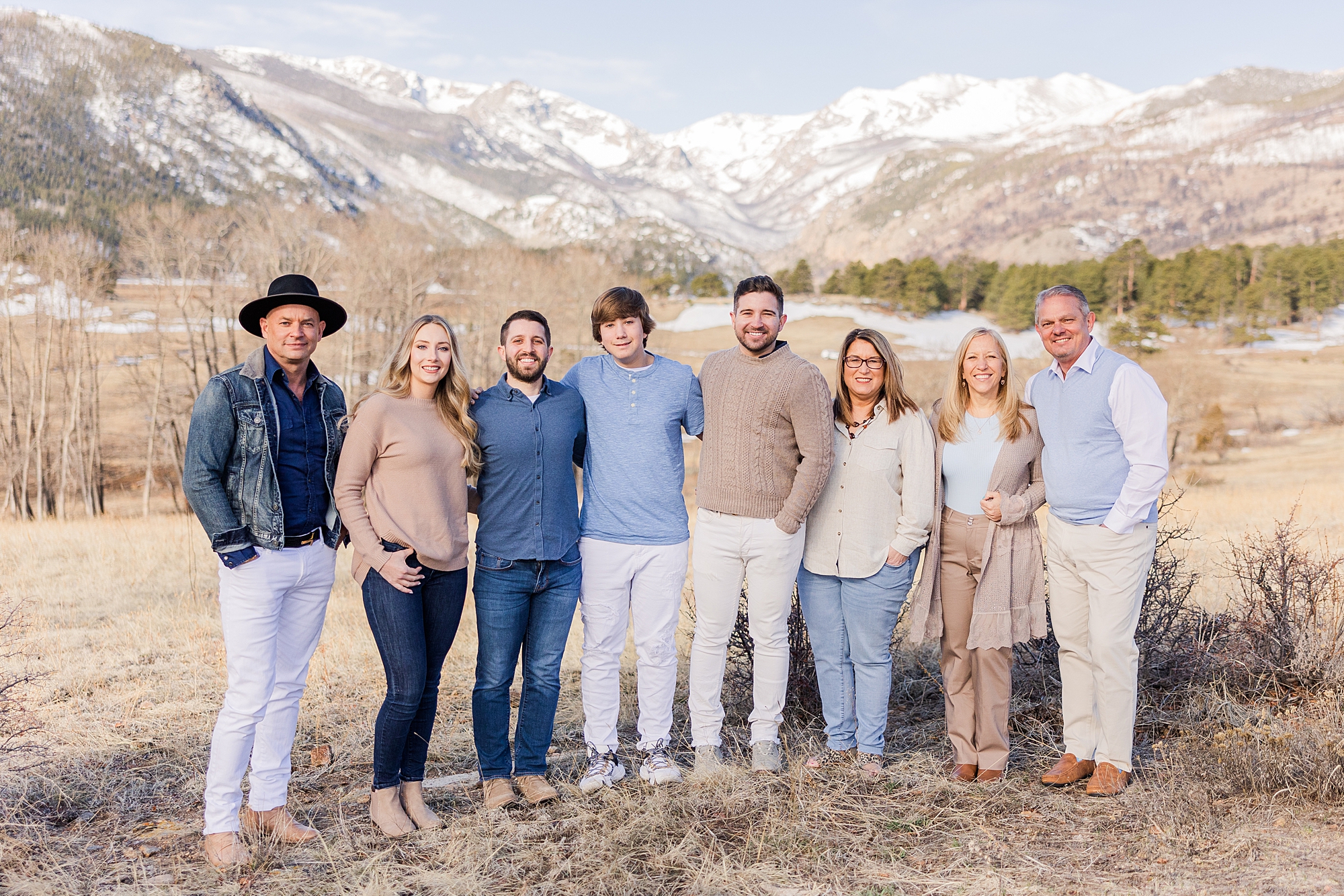 extended family session at Rocky Mountain National Park