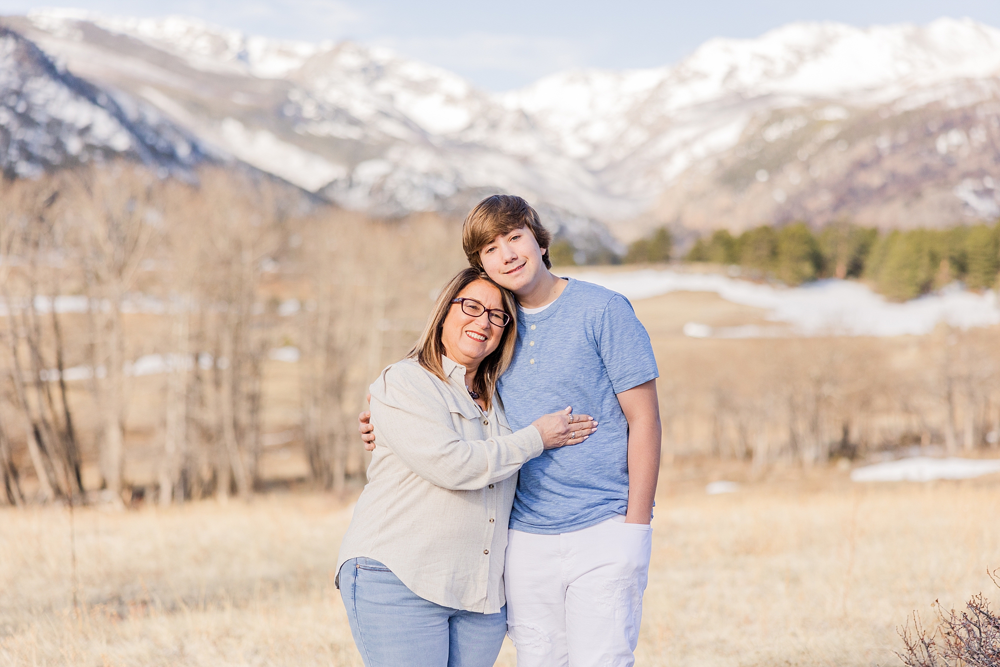 family members hug during session at RMNP in northern CO