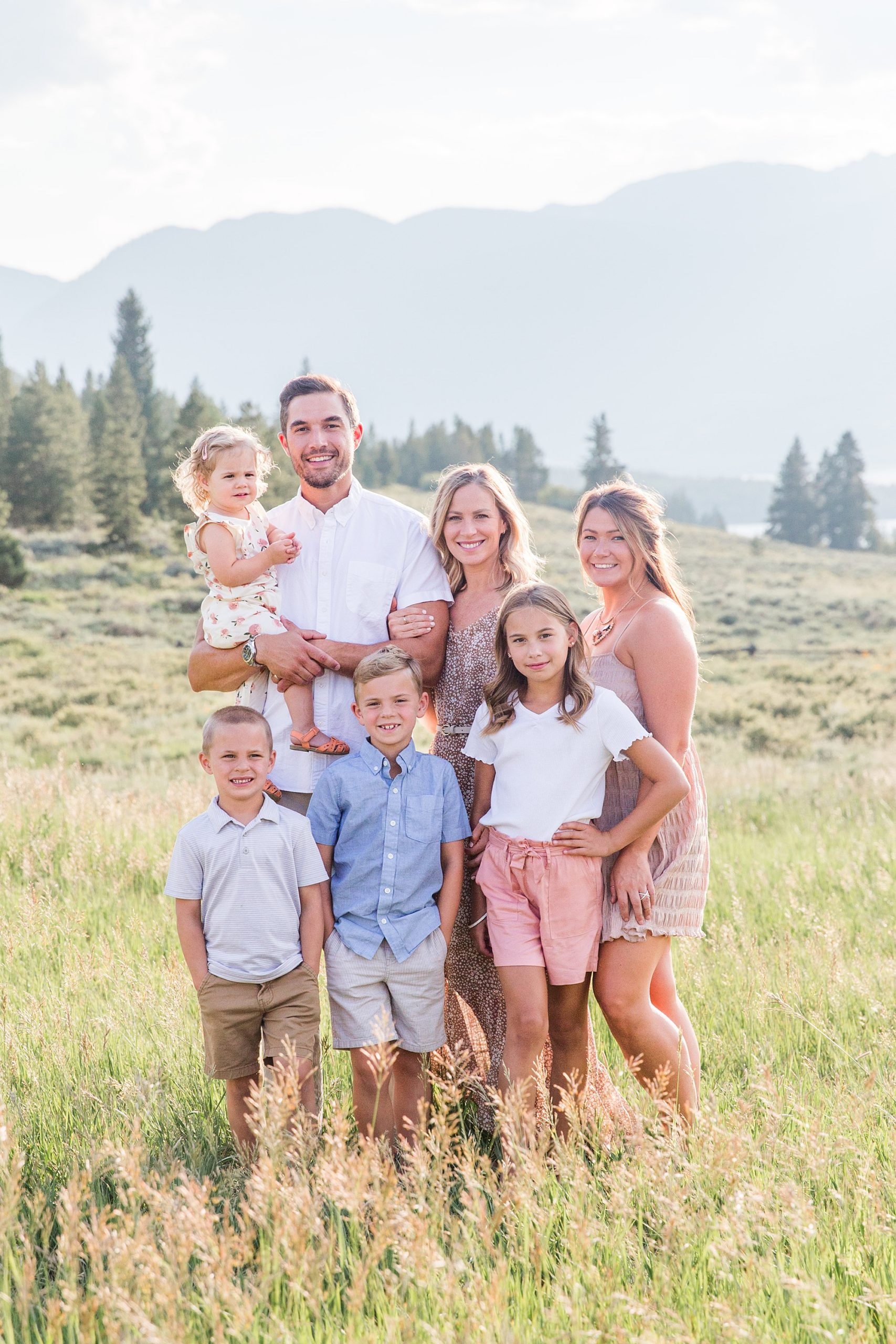 Family style guide | Tips for styling your family photos by CO family photographer Catherine Chamberlain Photography