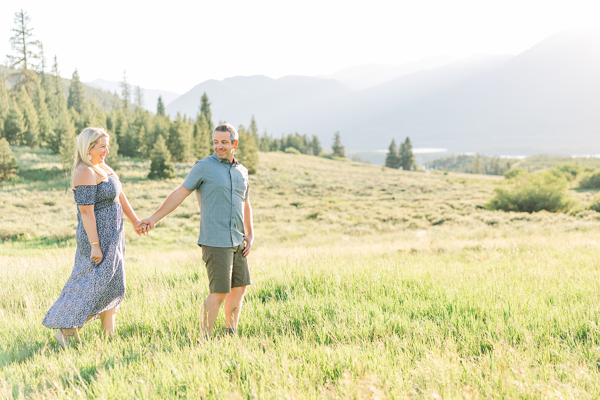 couple portraits in the mountains of Dillon CO