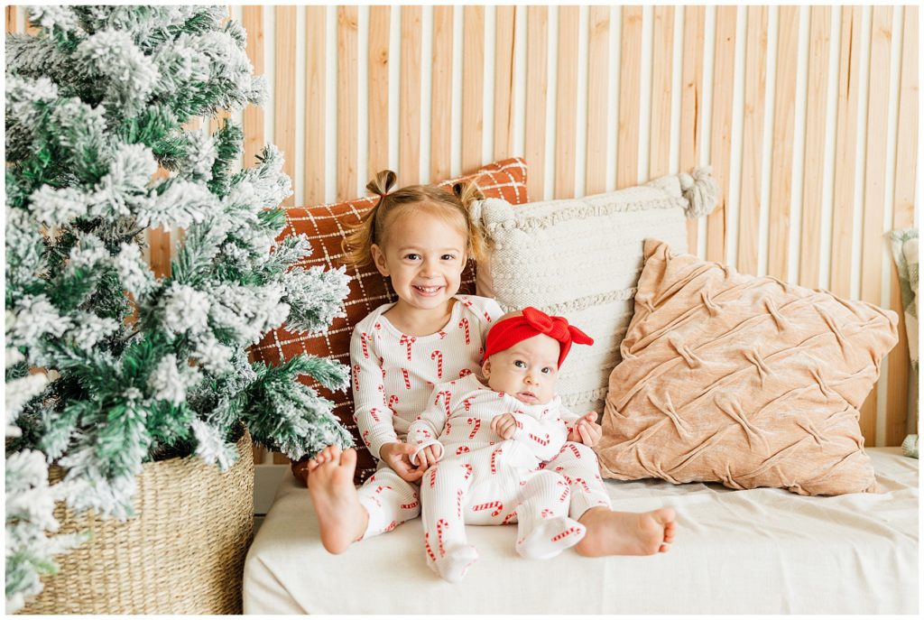 Sugarhill Studio Christmas minis with sisters in matching PJs
