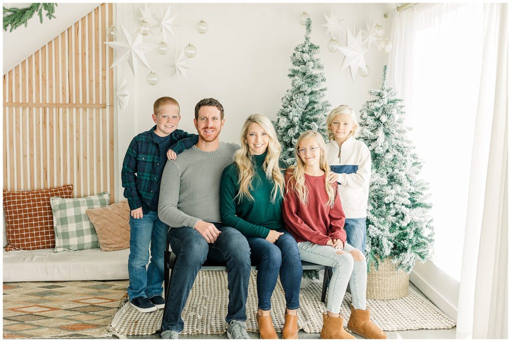 large family coordinates outfits for modern farmhouse Christmas minis