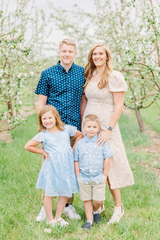 Family pose for Lantzy Extended Family Session | Ya Ya Orchard in Longmont, CO