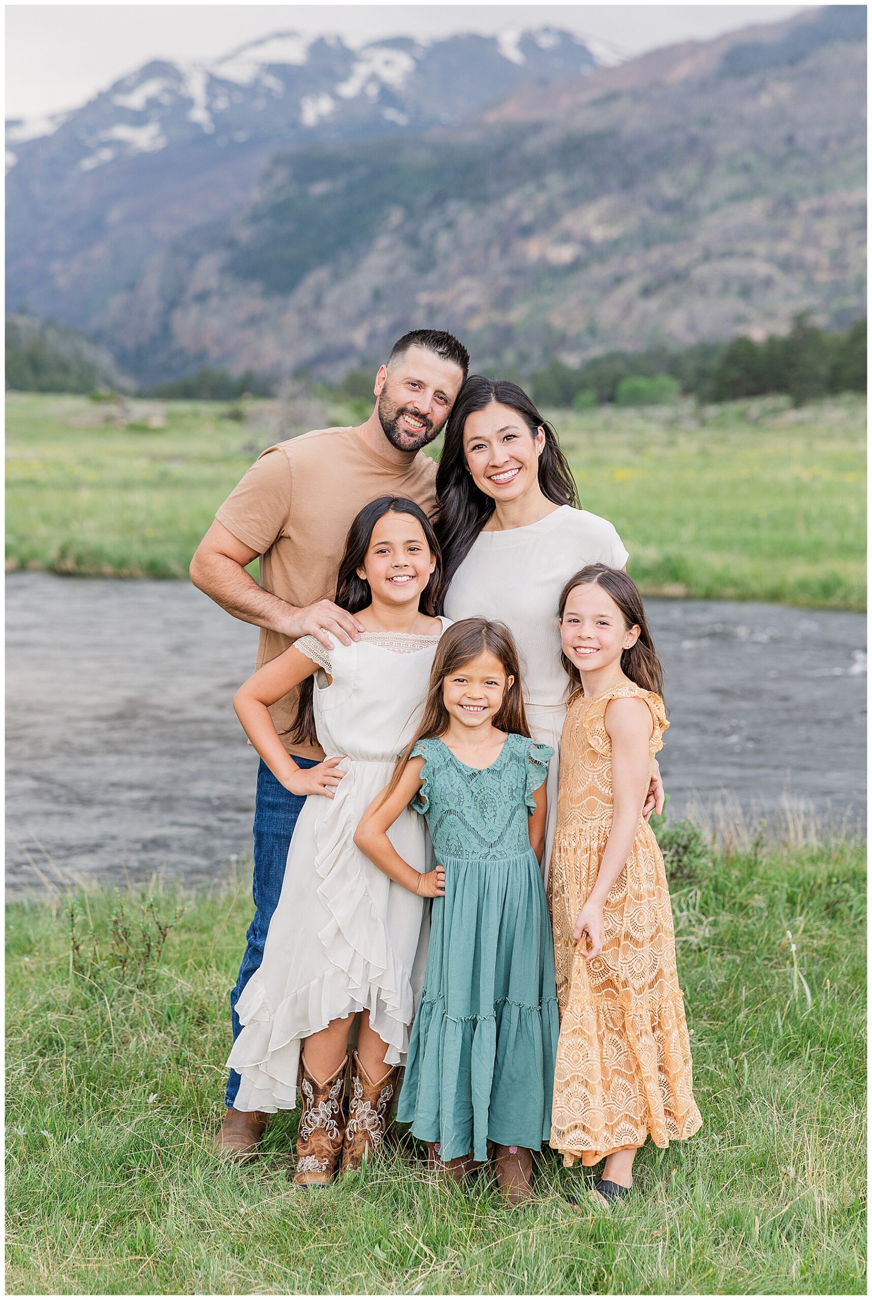 Outdoor family session taken in Estes Park, CO in Rocky Mountain National Park with light and airy family photographer Catherine Chamberlain Photography in northern Colorado